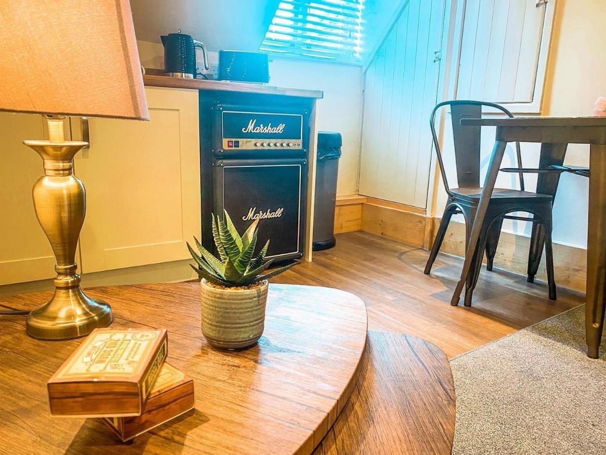 The Loft At Riverside Suites ブリッジノース エクステリア 写真